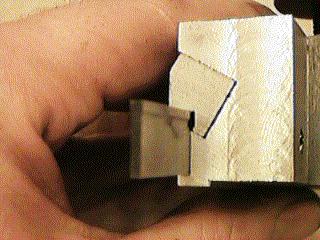 How the blade is clamped